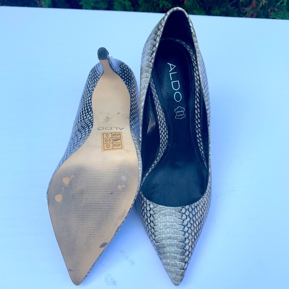 Snake Pattern Pumps - Picture 2 of 3